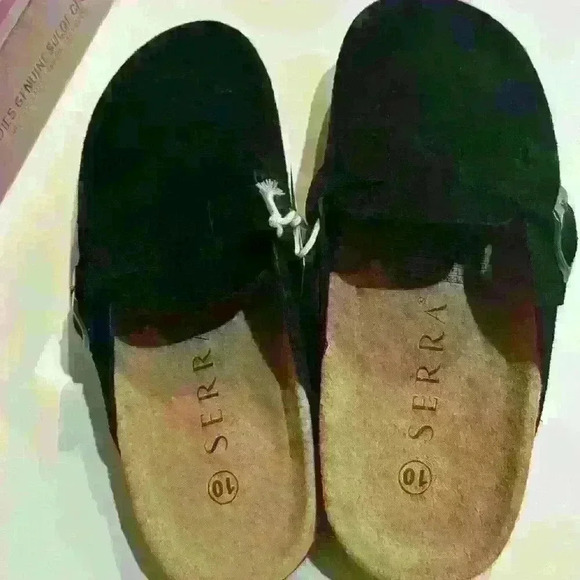 NWT.Serra Ladies Genuine Suede Clogs. New with tags and box. - Picture 4 of 5